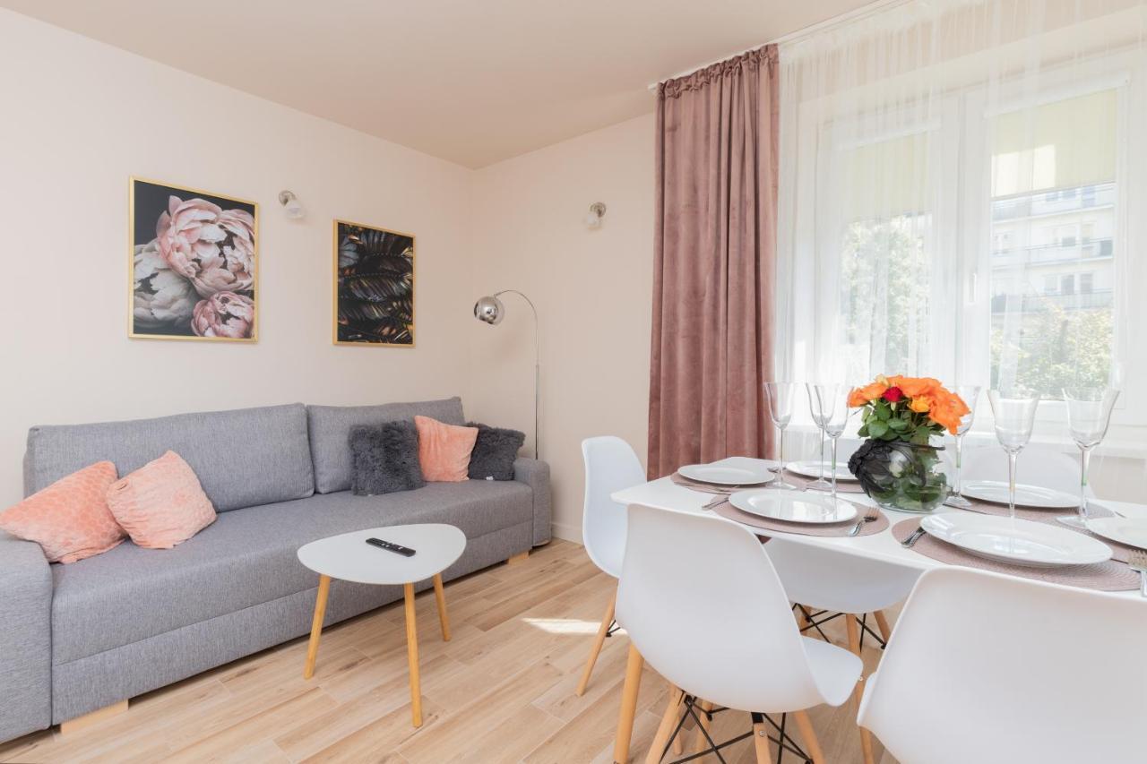 Mokotow Apartments Reytan By Noclegi Renters Warsaw Exterior photo